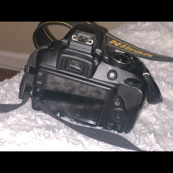 Nikon  D3400 DSLR Camera - Picture 5 of 5
